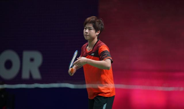 现出极强的 现出极强的