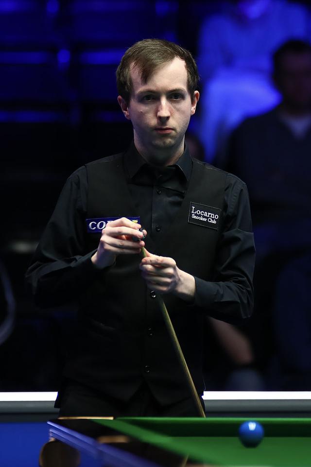 的矛盾中 的矛盾中