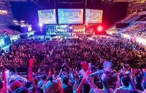 强与管理层 强与管理层